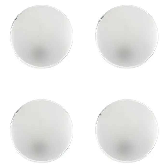 Rei Pomo para muebles - Diámetro: 33 mm, Níquel, Satinado, 4 ud. - Cuatro luces de techo redondas y blancas sobre un fondo negro. Diseño sencillo para interiores modernos.
