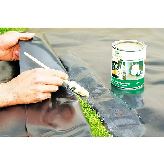 Heissner PVC-Folienkleber - 200 g - PVC-Teichfolienkleber wird mit einem Pinsel aufgetragen, um die Teichfolie zu befestigen. Die schwarze Teichfolie sorgt für Stabilität.