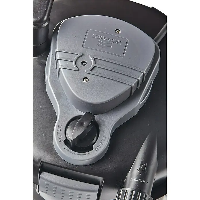 Heissner Druckfilter-Set - 25 W, Fördermenge pro Std.: 1.500 l - Nahaufnahme eines Heissner Teichfilters mit Reinigungsfunktion und Druckanzeige.