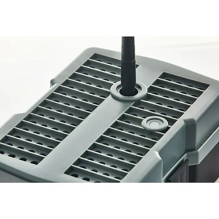 Heissner Unterwasserfilter - 5 W - Nahaufnahme eines grauen Aquarienfilters mit einem schwarzen Rohr und einem Gitterdesign.