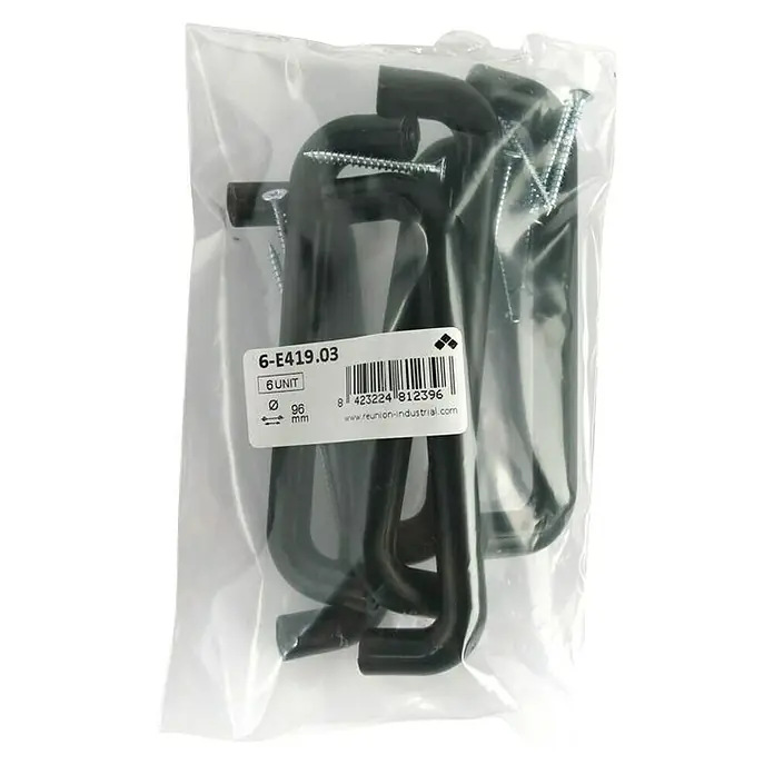 Rei Tirador para muebles 419 - Distancia entre orificios: 96 mm, Negro, 6 ud. - Una unidad de embalaje transparente de seis soportes de barra de cortina Reunion Industrial negros, junto con algunos tornillos para la instalación.