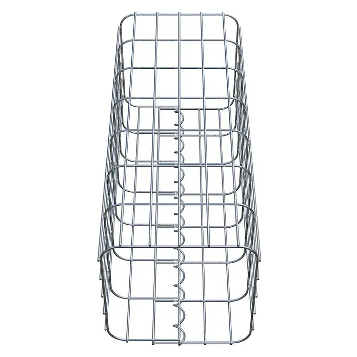 Gabiona Gabionensäule - 27 x 27 x 70 cm, Metall, Maschenbreite: 50 mm, Maschenhöhe: 100 mm - Nahaufnahme eines leeren, rechteckigen Gabionenkorbs aus Drahtgeflecht, der für dekorative Zwecke oder zur Hangbefestigung im Garten verwendet wird.