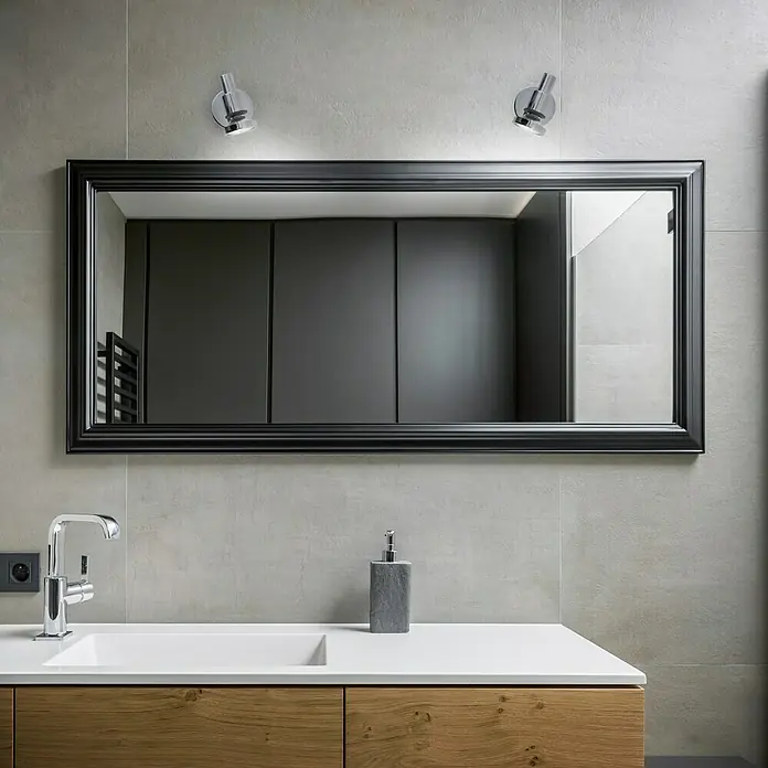 Briloner Foco de pared LED - L x An x Al: 8 x 8 x 10,6 cm, Cromo, Blanco cálido - Elegante interior de baño con espejo rectangular con marco negro y moderno tocador con textura de madera.