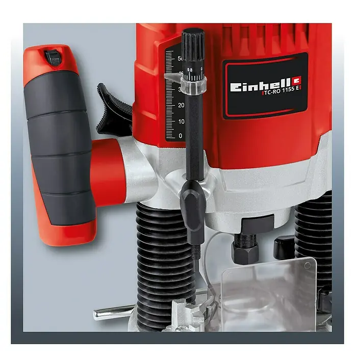 Einhell Elektro-Oberfräse TC-RO 1155 E - 1.100 W, 11.000 U/min - 30.000 U/min - Nahaufnahme einer Einhell TC-RO 1155 E Oberfräse, die Präzision und Leistung für Holzbearbeitungsprojekte bietet.