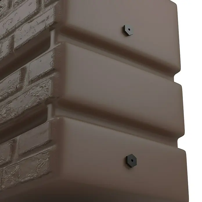 Arves Regenspeicher Tower - 350 l, Braun, 1 Stk. - Ein brauner Wasserbehälter aus Kunststoff mit mehreren grauen Schrauben zum Verbinden. Der Tank weist ein steinähnliches Muster auf.