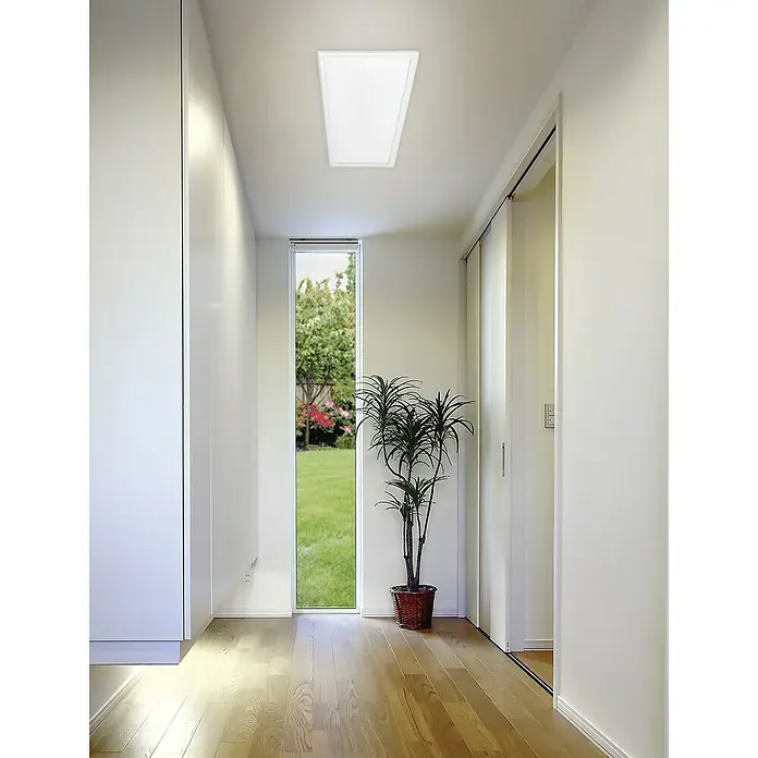 Tween Light LED-Panel RC-CCT-DIM - 43 W, L x B x H: 120 x 60 x 5 cm, Weiß, Mehrfarbig - Helle Fluransicht mit quadratischer Deckenleuchte, die eine moderne und effiziente Beleuchtungslösung bietet.
