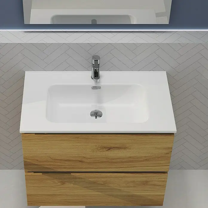 Artysan Conjunto de mueble de baño Harmony - Ancho: 80 cm, Roble, 3 pzs. - La imagen muestra un tocador de baño con un gabinete de madera clara y un lavabo blanco con grifo sobre una pared de azulejos grises.
