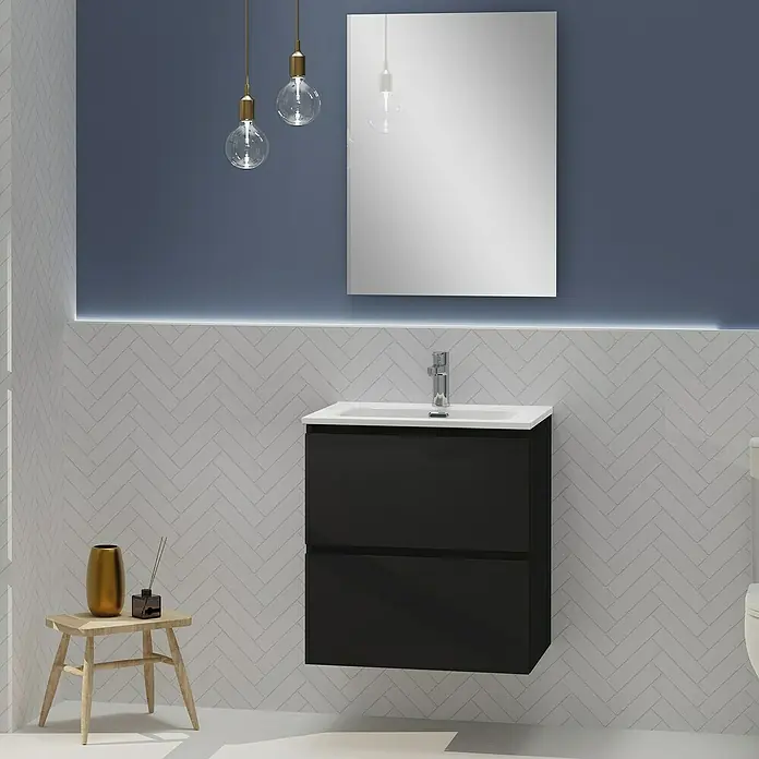 Artysan Conjunto de mueble de baño Harmony - Ancho: 60 cm, Negro, 3 pzs. - Elegante mueble de baño negro de dos cajones con espejo elegante e iluminación moderna que complementa la pared de azulejos en espiga.