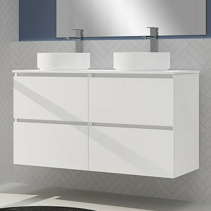 Artysan Conjunto de mueble de baño Harmony Top - Ancho: 120 cm, Blanco, 4 pzs. - Elegante baño con un mueble de lavabo blanco con doble lavabo, complementado con grifos cromados frente a un espejo.