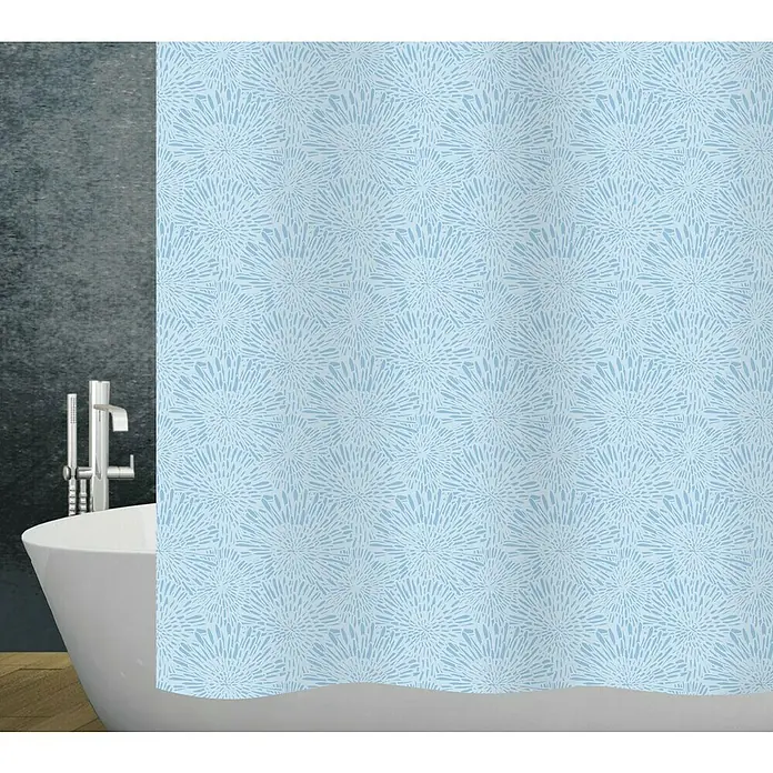 Diaqua Textil-Duschvorhang Hailey - B x H: 120 x 200 cm, Hellblau - Ein hellblau gemusterter Duschvorhang hängt vor einer Badewanne und einer grauen Wand. Das Muster besteht aus strahlenförmigen Elementen.