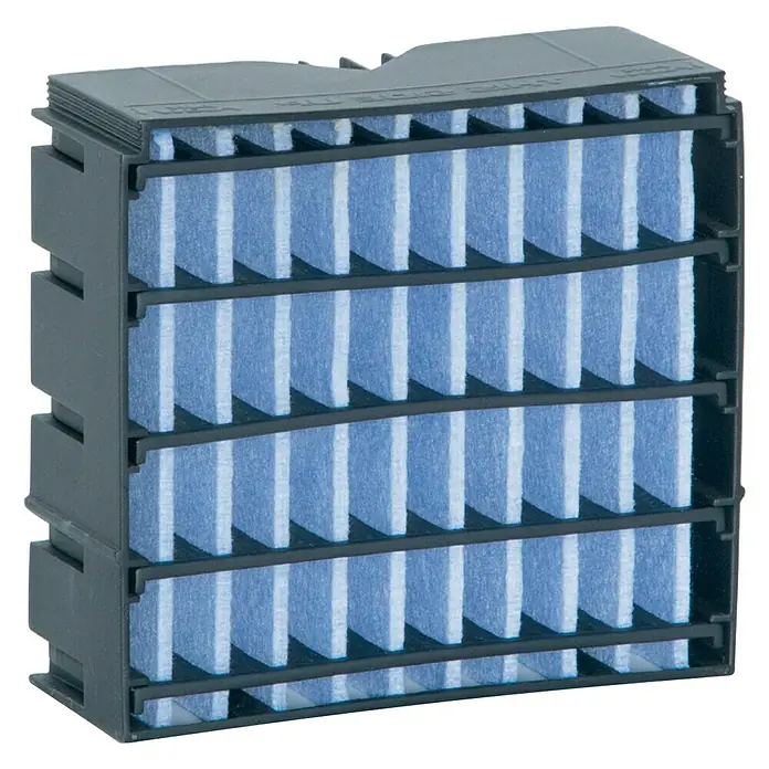 Climatizador evaporativo Smart Chill - 12 W, Blanco, 39,5 cm - Primer plano de un filtro humidificador reutilizable con múltiples capas de almohadillas de filtro azules alojadas en un marco gris.