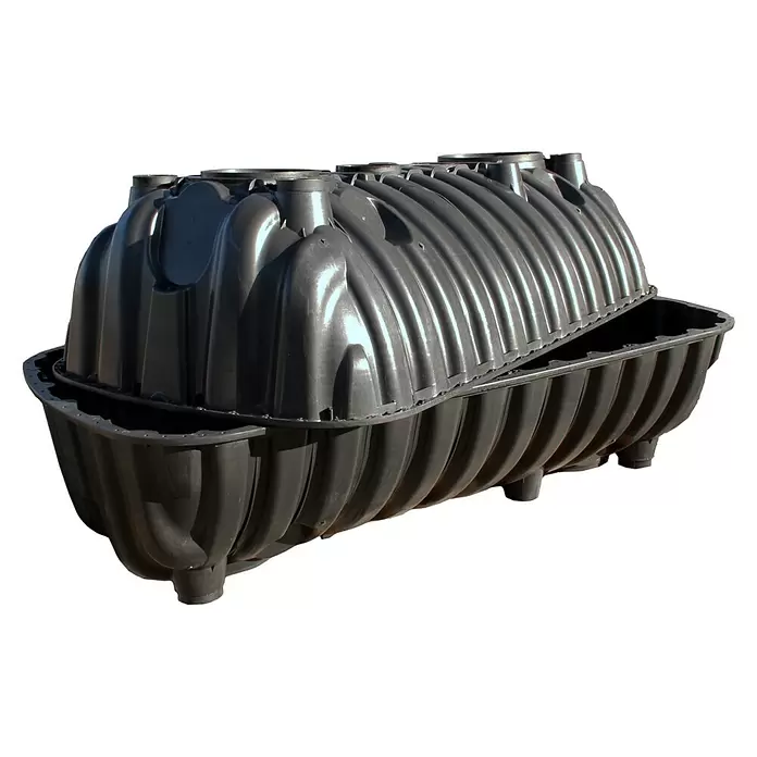 Intewa Versickerungsanlage Basis-Paket - 2.000 l, Mit Filter - Schwarzer gewellter modularer Kunststofftank, wahrscheinlich für Wasser- oder Abfallspeicherung.