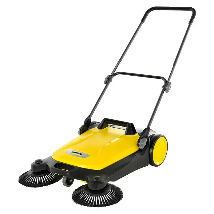 Kärcher Handkehrmaschine S 4 Twin - Flächenleistung: 2.400 m²/h, 20 l - Ein gelber Kärcher Kehrmaschine mit einem schwarzen Griff. Ideal für die schnelle und gründliche Reinigung von Gehwegen und Einfahrten.
