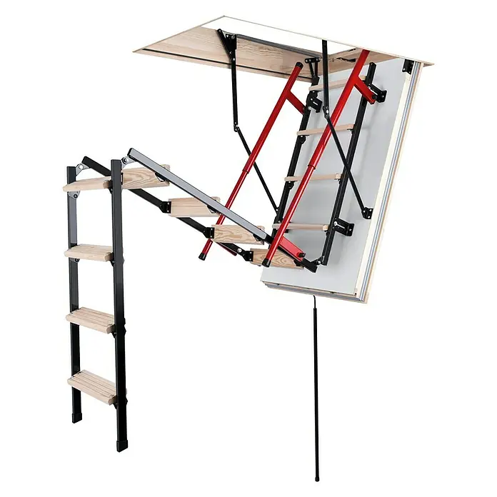 Bodentreppe Polar Plus - 120 x 60 cm, Wärmedämmung: 0,36 W/(m²K) - Eine Dachbodentreppe mit einer Kombination aus roter Scherentreppe und schwarzem Leiterteil, die von einer Deckenluke herabgelassen wird.