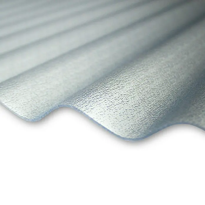 Wellplatte - 2.500 x 900 x 2,2 mm, Kunststoff, Transparent - Nahaufnahme einer durchsichtigen, gewellten Polycarbonat-Dachplatte mit strukturierter Oberfläche.