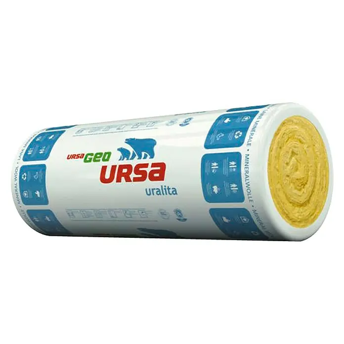 Ursa Glaswolle Spannfilz Geo SF 35 - Stärke: 240 mm, Wärmeleitfähigkeit: 0,035 W/(mK) - Nahaufnahme einer Rolle URSA Uralita Mineralwolle, die für die Wärme- und Schalldämmung in Gebäuden verwendet wird.