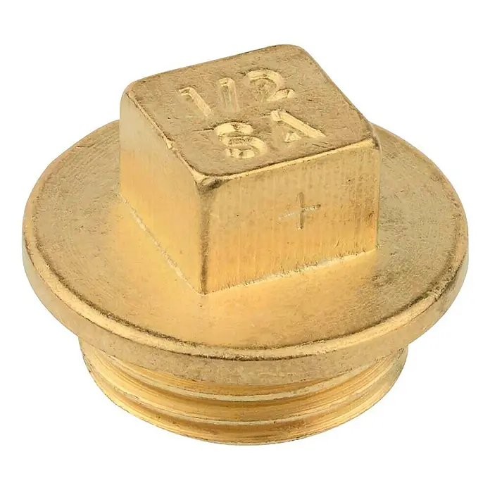 Stopfen - ⅜″, Messing, Blank - Nahaufnahme eines Messing-Rohrstopfens mit Gewinde und quadratischem Kopf, ideal für Sanitäranwendungen.