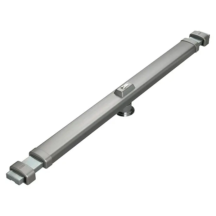 Abus Panzerriegel PR 2700 - Edelstahl, Geeignet für: Türblattbreite von 73,5 - 103 cm - Diese Aufnahme zeigt eine Türstange in silberner Ausführung, die sich ideal zur Sicherung von Türen eignet. Sie ist robust und einfach zu montieren.
