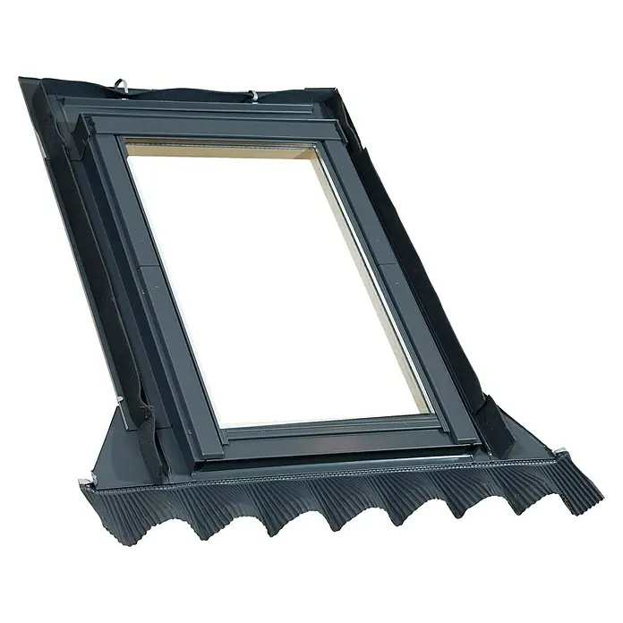 Solid Elements Eindeckrahmen Universal - 78 x 98 cm - Nahaufnahme eines Dachfensters mit schwarzem Rahmen und eingebauter Abdichtung für den Einbau in ein geneigtes Dach.