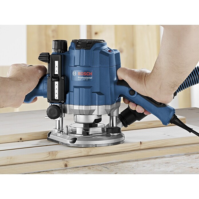 Bosch Professional Oberfräse GOF 1250 CE (1.250 W, 60 mm)