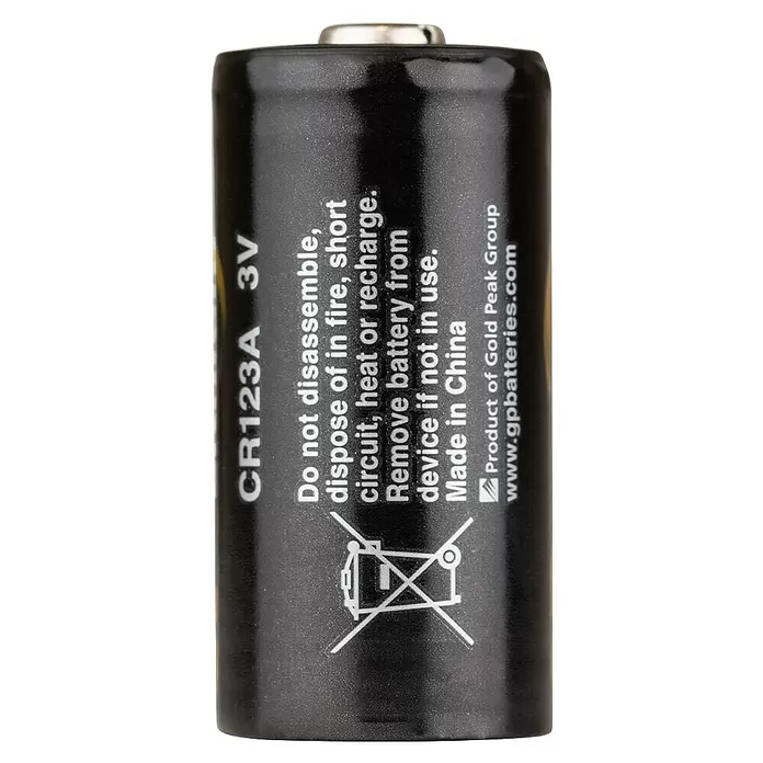 GP Batterie Pro Lithium - CR123A, Lithium, 4 Stk. - Schwarze CR123A 3V Batterie mit weißem Text für Warnungen und Herstellerdetails. Ein durchgestrichenes Mülleimersymbol ist ebenfalls sichtbar.