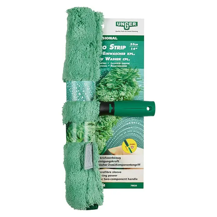 Unger ErgoTec Fenster-Einwascher Ninja - Breite: 35 cm - Das Bild zeigt einen UNGER Pro Strip Fensterwischer mit einem grünen Mikrofaserbezug und einem ergonomischen Zwei-Komponenten-Griff.