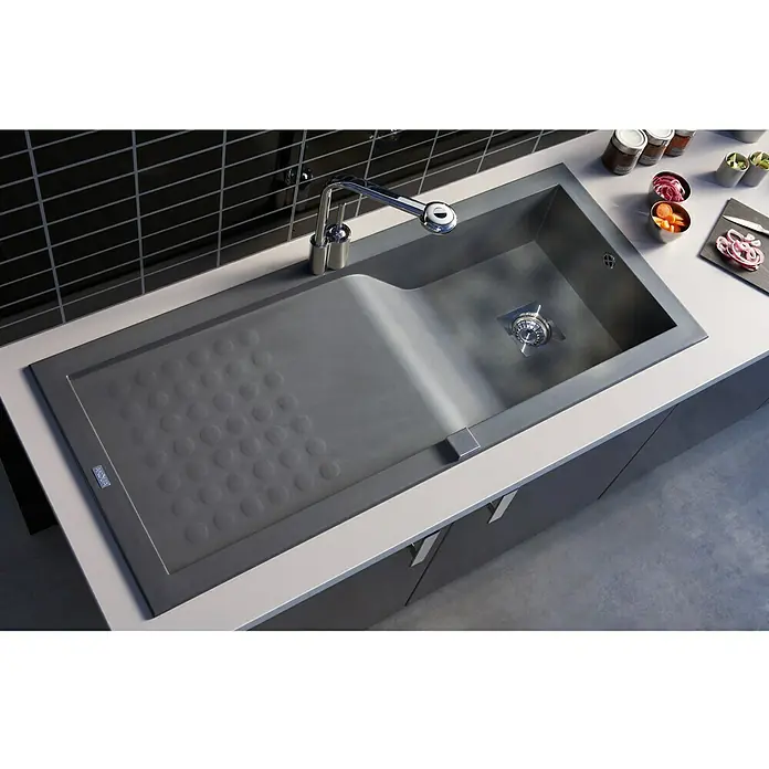 Carea Einbauspüle Vague - 118 x 50 cm, Betongrau, Material Spüle: CAREAlith® - Graue Küchenspüle mit Abtropffläche und modernem Wasserhahn. Perfekt für stilvolle Küchen.