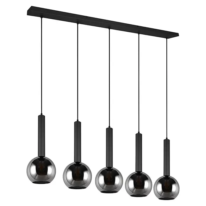Trio Leuchten Pendelleuchte Clayton - 5 Stk., 140 W, L x B x H: 20 x 115 x 150 cm, Chrom, Schwarz, E27 - Fünf Pendelleuchten mit kugelförmigen Chrom-Rauchglas-Schirmen hängen von einer schwarzen linearen Leiste.