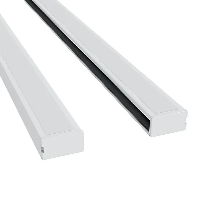 Expo Ambiente Seitenführung - 2 Stk., Passend für: Rollos mit Kassette (16 mm), Höhe: 175 cm - Nahaufnahme von zwei weißen LED-Lichtleisten, die eine moderne Beleuchtungslösung für Innenräume darstellen.
