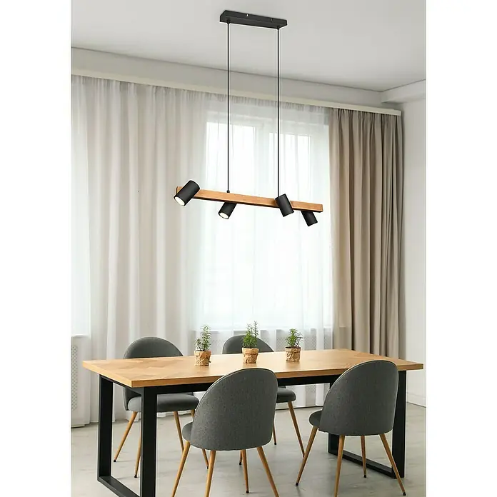 Trio Leuchten Marley Pendelleuchte - 140 W, L x B x H: 20 x 80 x 150 cm, Schwarz/Holz, GU10, Anzahl Leuchtmittel: 4 Stk. - Esstisch mit einer modernen Hängelampe mit Holzdetails und vier schwarzen Strahlern, die den Tisch beleuchten.