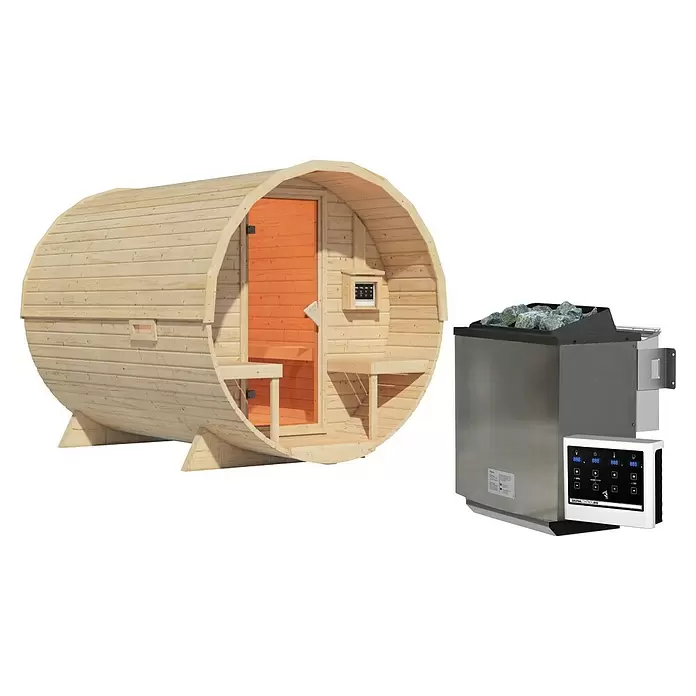 Karibu Fasssauna - L x B x H: 295 x 225 x 229 cm, 9 kW Bio-Saunaofen mit externer Steuerung, Anzahl Liegen: 2 Stk. - Hölzerne Fasssauna mit Bänken und Tür, daneben ein Edelstahl-Saunaofen mit Bedienfeld.
