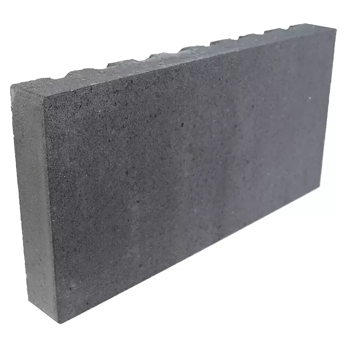 EHL Creaform Verblendstein - 30,1 x 60,3 x 6,7 cm, Lavaschwarz, Beton - Dunkelgrauer Betonstein mit strukturierter, geriffelter Oberkante, typischerweise für Bau- oder Pflasterarbeiten verwendet.