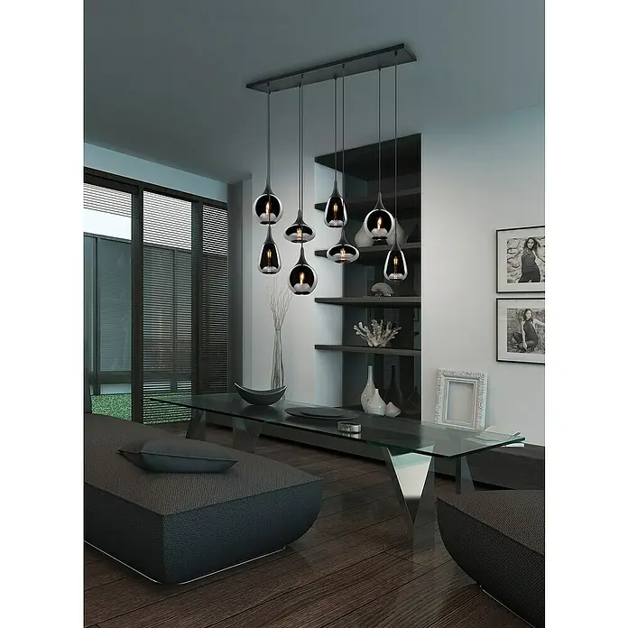 Trio Leuchten Lumina Pendelleuchte - 8 Stk., 320 W, L x B x H: 34,5 x 121 x 150 cm, Chrom, Schwarz, E14 - Moderne Pendelleuchte mit mehreren Lampen in einem eleganten Wohnzimmer.