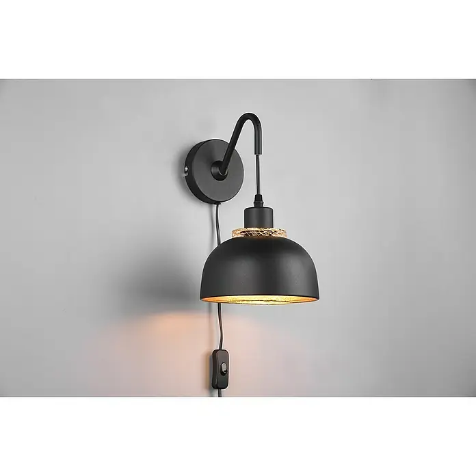 Reality Leuchten Punch Wandleuchte - 40 W, L x B x H: 24 x 18 x 30 cm, Schwarz/Gold, E27 - Eine moderne schwarze Wandleuchte mit einem Schalter am Kabel, die ein warmes Licht ausstrahlt und eine gemütliche Atmosphäre schafft.