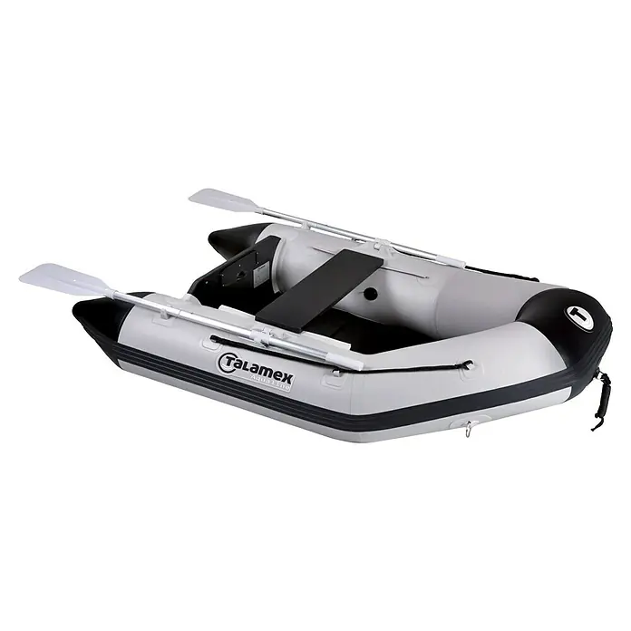 Talamex Schlauchboot Lattenboden Aqualine QLS200 - L x B: 200 x 134 cm, Tragkraft: 300 kg, Geeignet für: 2 Personen - Nahaufnahme eines grauen Talamex Aqualine Schlauchboots mit Paddeln, das für Abenteuer auf dem Wasser bereit ist.