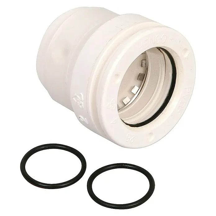 Marley AquaStec Ersatzteil-Set - Durchmesser: 20 mm - Nahaufnahme einer Henco Übergangsmuffe 26 mm aus weißem Kunststoff mit zwei Dichtungsringen.