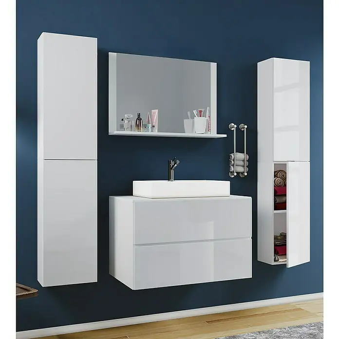 VCM Lendas Badmöbel-Set - 147 cm, Weiß - Badezimmer-Set mit weißen, hochglänzenden Schränken, Spiegel und Waschbecken vor einer dunkelblauen Wand. Moderner Stil für Ihr Bad.