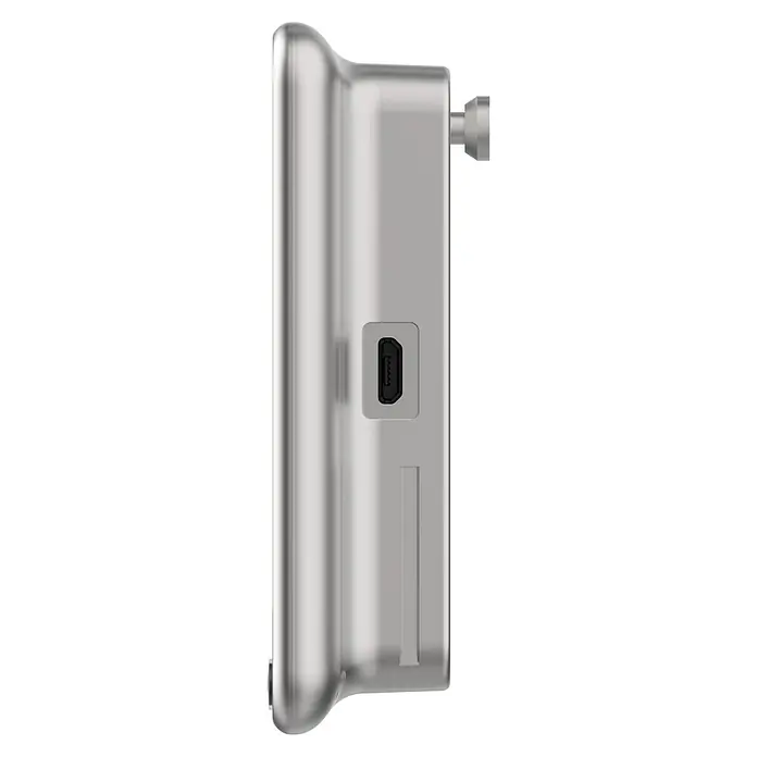 EZVIZ Digitaler Türspion DP2 2K - Silber, 1.920 x 1.080 Pixel (Full HD), Erfassungswinkel: 166 ° - Seitenansicht eines silberfarbenen Produkts mit einem Micro-USB-Anschluss und einem Drehknopf. Das schlanke Design ist modern und funktional.