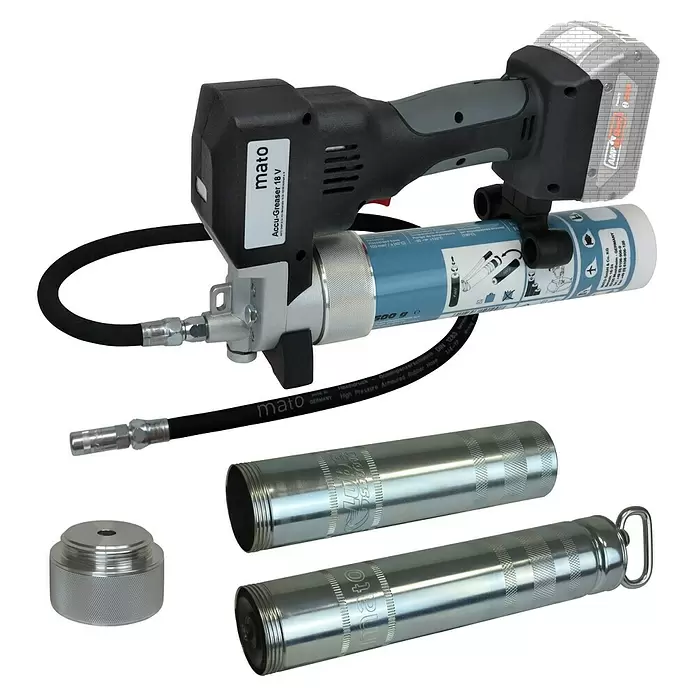 Mato Akku-Fettpresse Basic-S-LSP - 18 V, Ohne Akku, Max. Druck: 700 bar - Mato 18V Akku-Fettpresse in Schwarz-Grau mit silbernem Fettbehälter, schwarzem Schlauch, zwei zusätzlichen silbernen Lube Shuttle Kartuschen und Kappe.