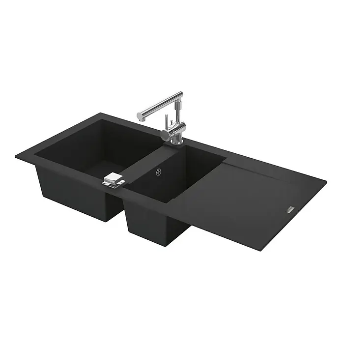 Carea Einbauspüle Dukkah - 105 x 50 cm, Schwarz, Material Spüle: CAREAgranit® - Eine stilvolle, schwarze Doppelspüle mit Abtropffläche und einem modernen Chrom-Wasserhahn. Perfekt für jede moderne Küche.
