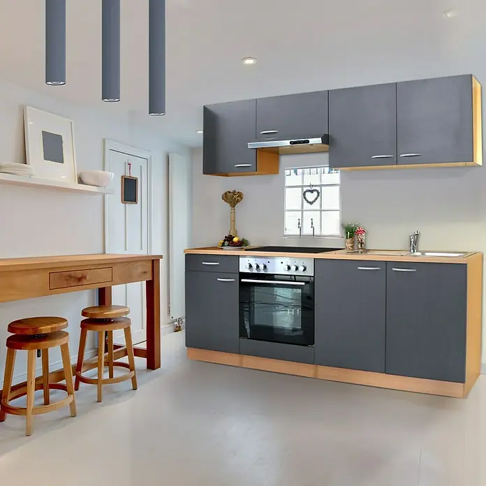 Respekta Singleküche Gerda - Breite: 210 cm, Grau, Mit Elektrogeräten, Volumen Backofen: 72 l - Küchenansicht mit grauen Schränken und Holztisch mit Hockern, minimalistisches Design mit stilvoller Beleuchtung für ein modernes Ambiente.