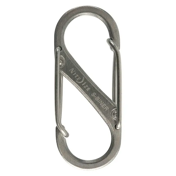 Nite Ize Doppelkarabiner - 8 x 4,7 cm, Edelstahl, Silber, Belastbarkeit: 2,3 kg - S-Biner Karabinerhaken von Nite Ize aus robustem Edelstahl für vielseitige Befestigungen im Alltag und Outdoor-Bereich.