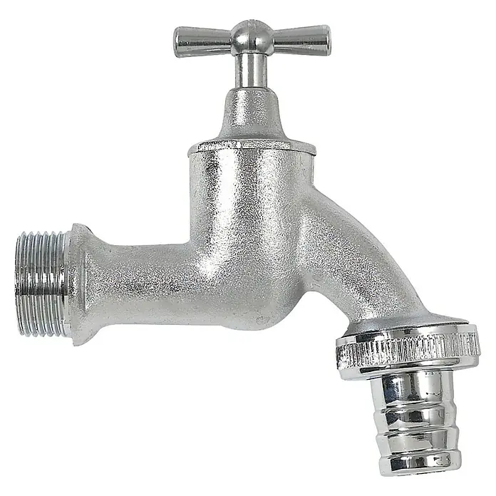 Garantia Auslaufhahn - ¾″, Chrom - Nahaufnahme eines silberfarbenen Wasserhahns mit Kreuzgriff und Gewindeanschlüssen, isoliert auf schwarzem Hintergrund.