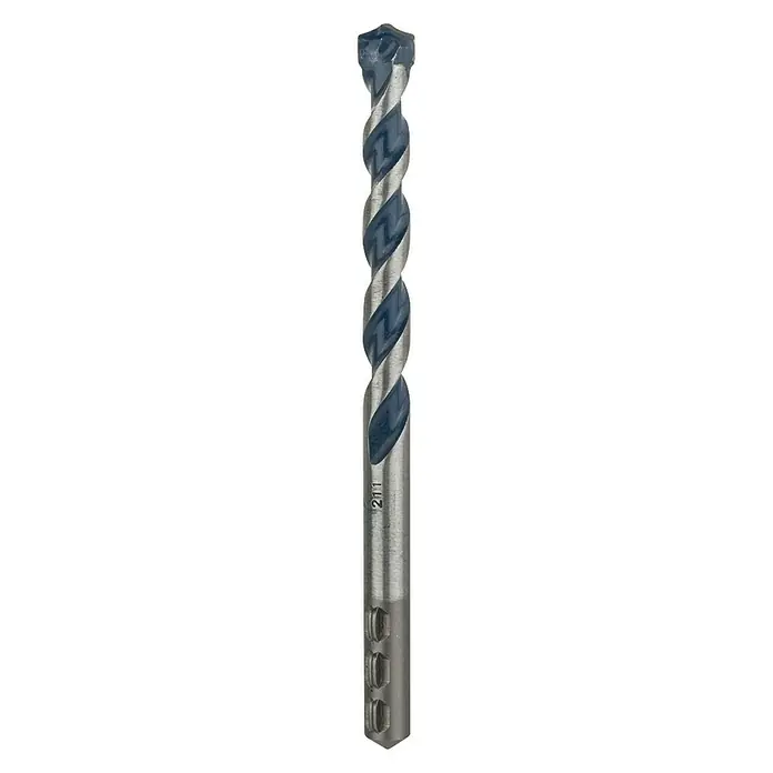 Bosch Beton- & Steinbohrer CYL-5 - Durchmesser Bohrer: 12 mm, Arbeitslänge: 90 mm - Eine Nahaufnahme eines Bosch Carbide Multi Construction Bohrers mit spiralförmigen Rillen und einer Hartmetallspitze.