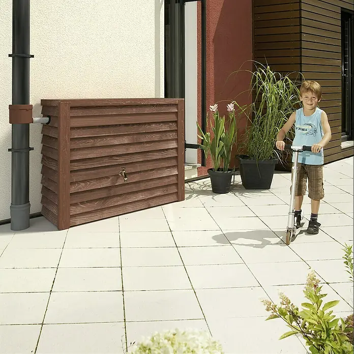 Garantia Exklusive Line Regenspeicher Woody - 350 l, Darkwood - Holzregentonne zur Gartenbewässerung. Die Regentonne fängt Regenwasser auf und speichert es. Praktische Wasserentnahme für die Gartenarbeit.
