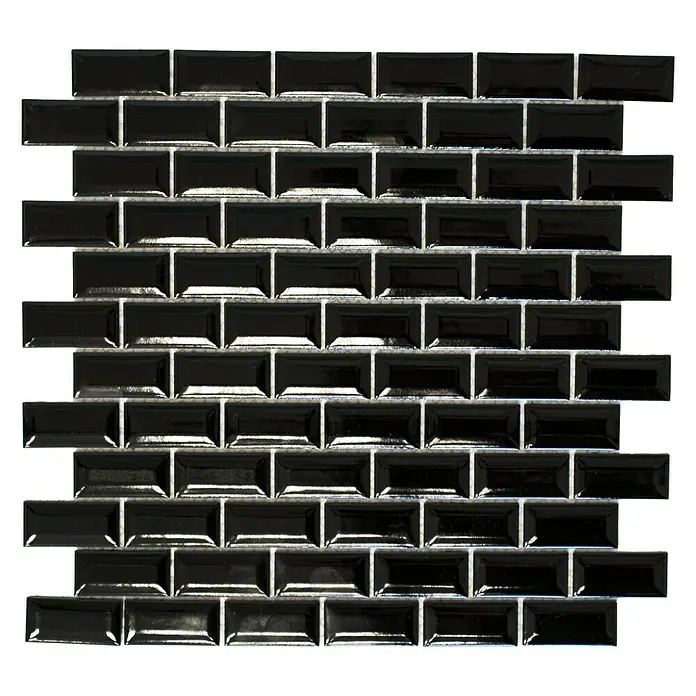 Mosaikfliese Brick Bond Diamond CBB 108 - 30 x 30 cm, Schwarz, Glänzend - Nahaufnahme von schwarzen, glänzenden Ziegelmosaikfliesen, die ein elegantes und modernes Design für Innenräume bieten.