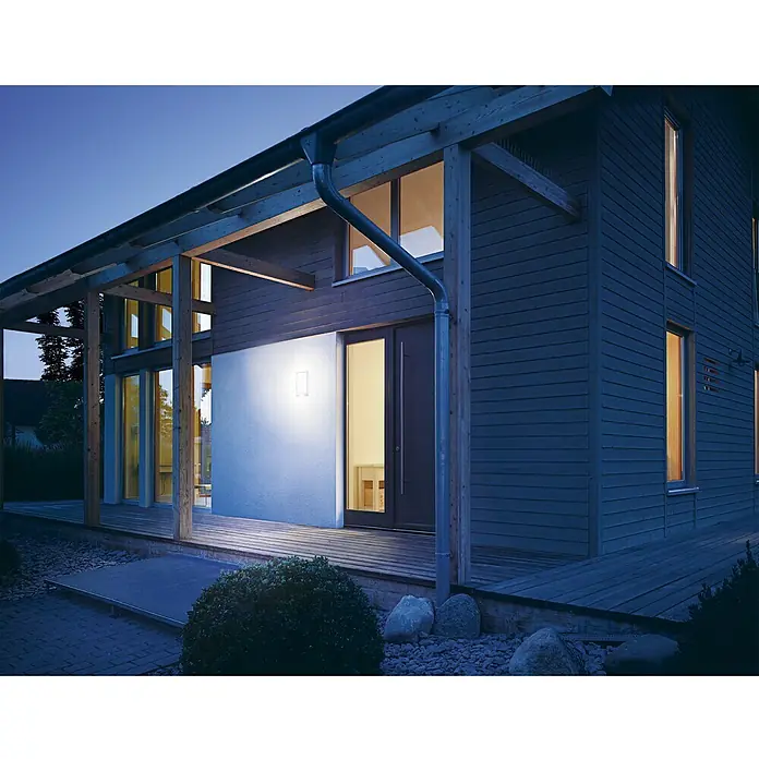 Steinel Sensor-Außenleuchte L 22 S anthrazit - 60 W, 28,6 x 16,2 x 8,9 cm, Anthrazit, IP44 - Modernes Haus mit quadratischer Außenleuchte. Die Leuchte erhellt die Fassade und sorgt für einladendes Licht am Eingang.