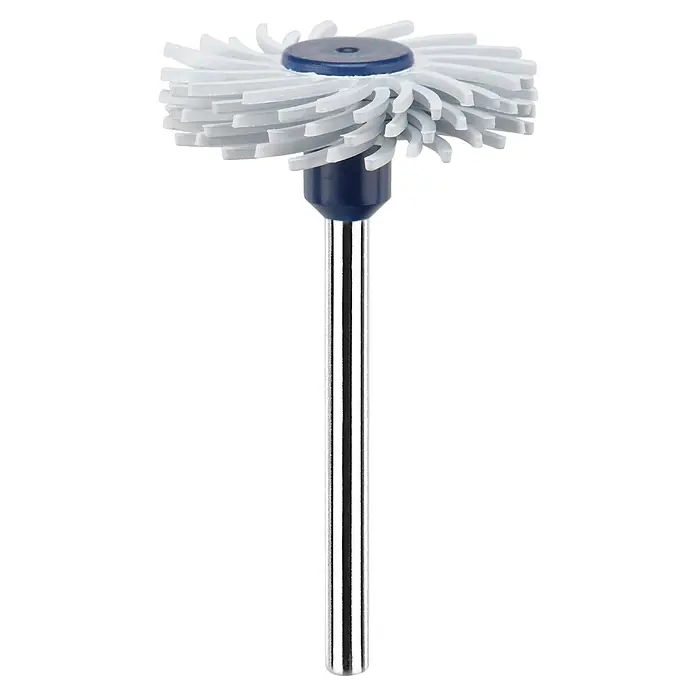 Ryobi Reinigungs- & Polierbürste RAR204 - Durchmesser Schaft: 3,2 mm - Nahaufnahme einer Polierscheibe mit blauem Kopf und weißem Schleifkörper, montiert auf einem glänzenden Metallschaft.