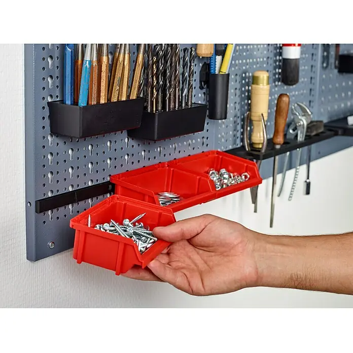 Küpper Sichtlagerkasten-Leiste - Passend für: Küpper Stahlblech-Lochwand, Kunststoff - Wandorganizer mit Werkzeug und roten Behältern für Schrauben und Muttern. Praktische Werkstattaufbewahrung für Ordnung.
