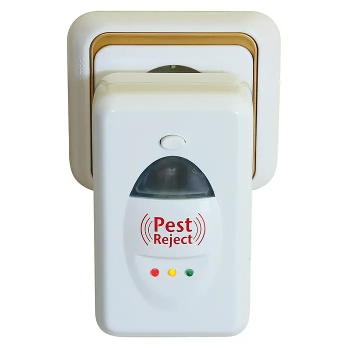 Eliminador de insectos Pest Reject - Rendimiento térmico: 200 m², 3,2 W, Plástico - Un dispositivo de control de plagas de Pest Reject que se enchufa en una toma de corriente y funciona con tres luces.